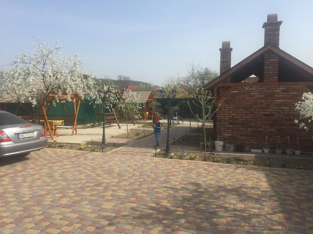 Міні Готель Вілла Вікторія Berehowe Exterior foto