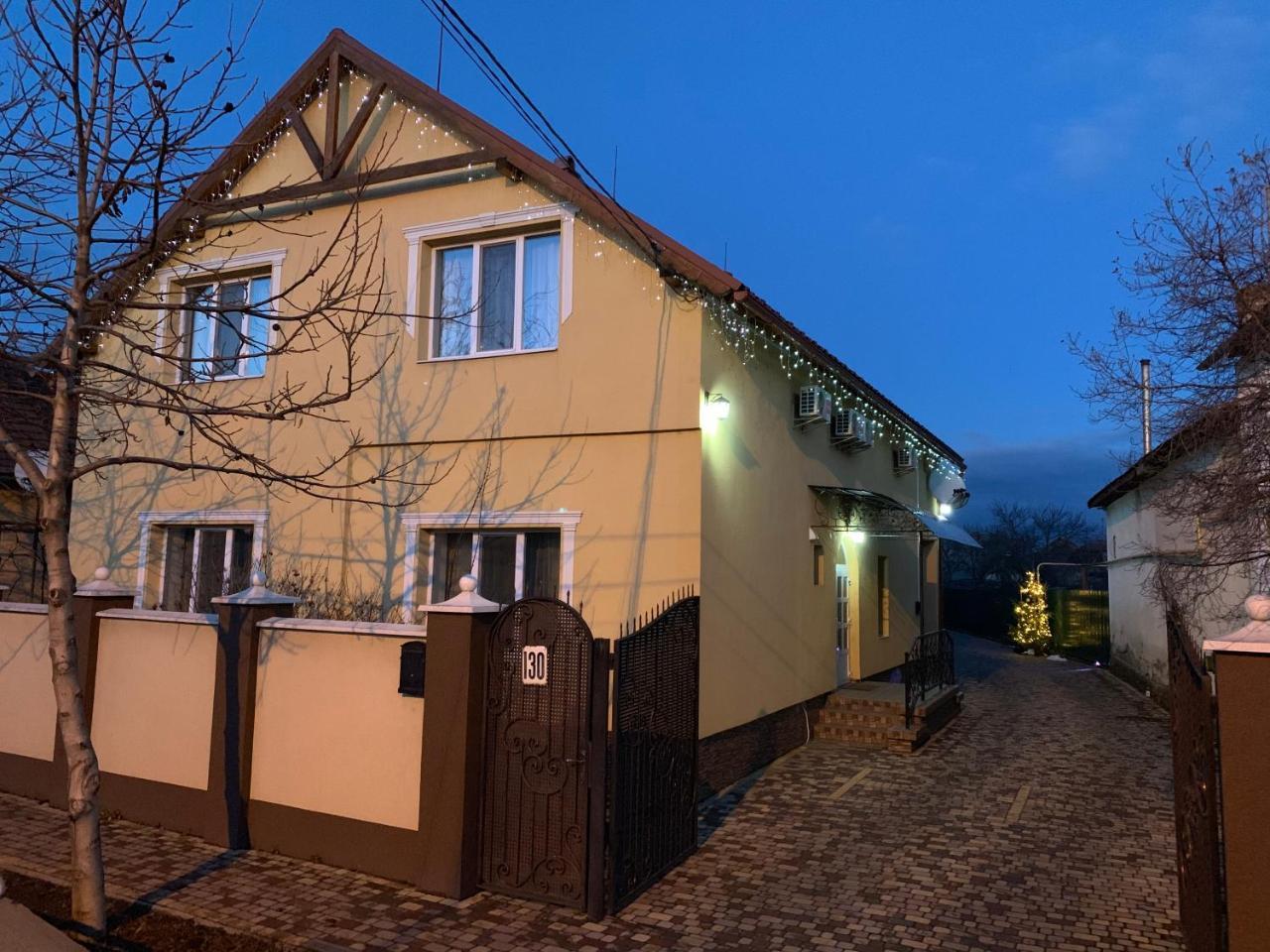 Міні Готель Вілла Вікторія Berehowe Exterior foto